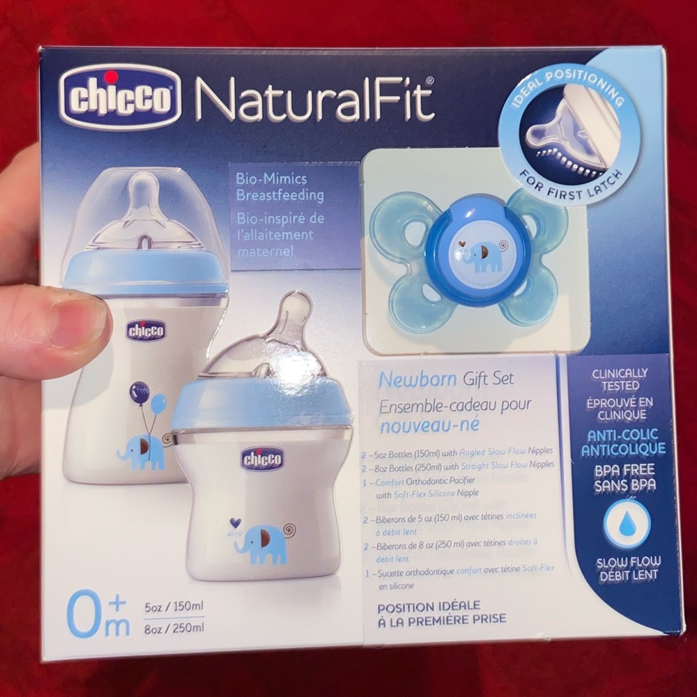 Chicco NaturalFit Newborn Gift Set